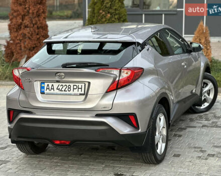 Сірий Тойота C-HR, об'ємом двигуна 1.2 л та пробігом 42 тис. км за 18950 $, фото 68 на Automoto.ua
