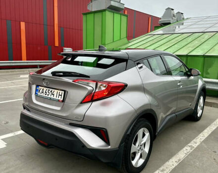 Серый Тойота C-HR, объемом двигателя 1.2 л и пробегом 86 тыс. км за 18600 $, фото 28 на Automoto.ua