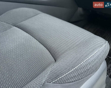 Сірий Тойота C-HR, об'ємом двигуна 1.2 л та пробігом 42 тис. км за 18950 $, фото 116 на Automoto.ua