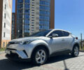 Серый Тойота C-HR, объемом двигателя 1.2 л и пробегом 126 тыс. км за 17999 $, фото 1 на Automoto.ua