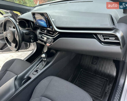 Сірий Тойота C-HR, об'ємом двигуна 1.2 л та пробігом 42 тис. км за 18950 $, фото 113 на Automoto.ua