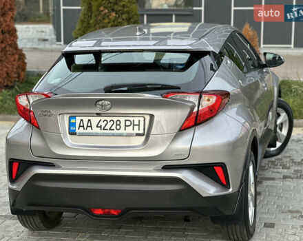 Сірий Тойота C-HR, об'ємом двигуна 1.2 л та пробігом 42 тис. км за 18950 $, фото 70 на Automoto.ua