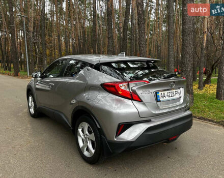 Сірий Тойота C-HR, об'ємом двигуна 1.2 л та пробігом 42 тис. км за 20000 $, фото 6 на Automoto.ua