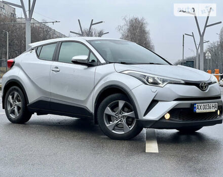 Серый Тойота C-HR, объемом двигателя 1.2 л и пробегом 70 тыс. км за 21000 $, фото 3 на Automoto.ua