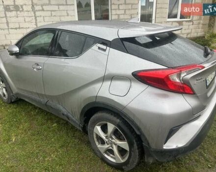 Серый Тойота C-HR, объемом двигателя 1.2 л и пробегом 137 тыс. км за 17500 $, фото 1 на Automoto.ua