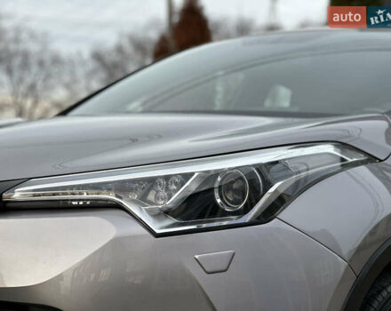 Сірий Тойота C-HR, об'ємом двигуна 1.2 л та пробігом 42 тис. км за 18950 $, фото 35 на Automoto.ua