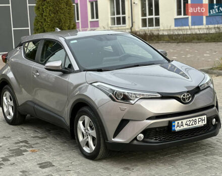 Сірий Тойота C-HR, об'ємом двигуна 1.2 л та пробігом 42 тис. км за 18950 $, фото 6 на Automoto.ua