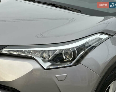 Сірий Тойота C-HR, об'ємом двигуна 1.2 л та пробігом 42 тис. км за 18950 $, фото 36 на Automoto.ua