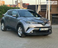 Серый Тойота C-HR, объемом двигателя 1.2 л и пробегом 162 тыс. км за 19500 $, фото 1 на Automoto.ua