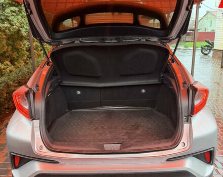 Серый Тойота C-HR, объемом двигателя 1.2 л и пробегом 115 тыс. км за 16300 $, фото 12 на Automoto.ua