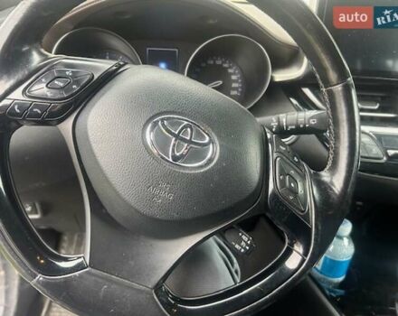 Серый Тойота C-HR, объемом двигателя 1.2 л и пробегом 137 тыс. км за 17500 $, фото 8 на Automoto.ua