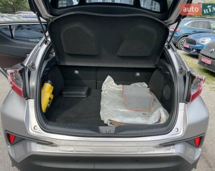 Серый Тойота C-HR, объемом двигателя 1.2 л и пробегом 58 тыс. км за 18200 $, фото 8 на Automoto.ua