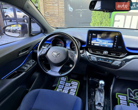 Сірий Тойота C-HR, об'ємом двигуна 1.2 л та пробігом 88 тис. км за 18000 $, фото 32 на Automoto.ua