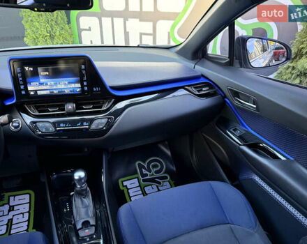 Сірий Тойота C-HR, об'ємом двигуна 1.2 л та пробігом 88 тис. км за 18000 $, фото 33 на Automoto.ua