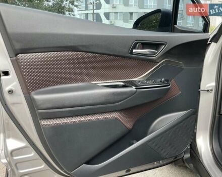Серый Тойота C-HR, объемом двигателя 1.2 л и пробегом 58 тыс. км за 18200 $, фото 17 на Automoto.ua