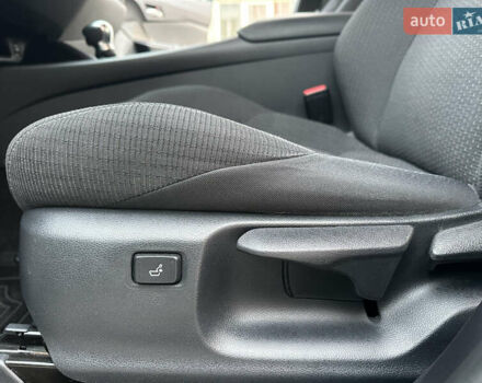 Сірий Тойота C-HR, об'ємом двигуна 1.2 л та пробігом 42 тис. км за 18950 $, фото 83 на Automoto.ua