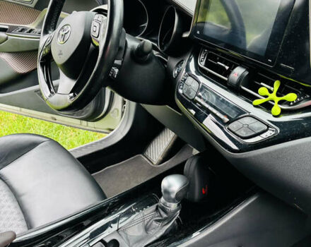 Сірий Тойота C-HR, об'ємом двигуна 1.2 л та пробігом 178 тис. км за 17500 $, фото 17 на Automoto.ua