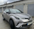 Серый Тойота C-HR, объемом двигателя 1.2 л и пробегом 82 тыс. км за 21800 $, фото 3 на Automoto.ua