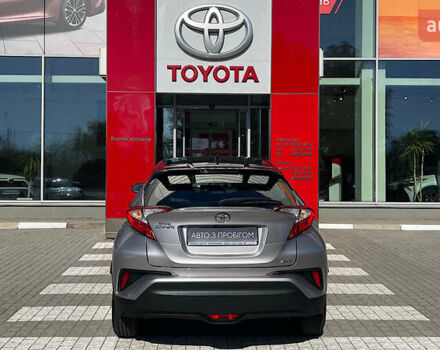 Серый Тойота C-HR, объемом двигателя 1.2 л и пробегом 92 тыс. км за 19116 $, фото 2 на Automoto.ua