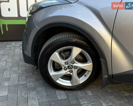 Сірий Тойота C-HR, об'ємом двигуна 1.2 л та пробігом 88 тис. км за 18000 $, фото 70 на Automoto.ua