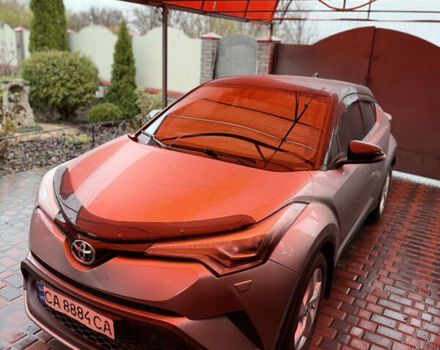 Серый Тойота C-HR, объемом двигателя 1.2 л и пробегом 115 тыс. км за 16300 $, фото 1 на Automoto.ua