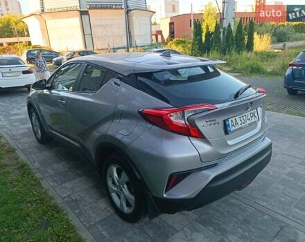 Тойота C-HR 2016 у Львові на Automoto.ua Сірий Тойота C-HR, об'ємом двигуна 1.2 л та пробігом 96 тис. км за 17500 $, фото 5 на Automoto.ua