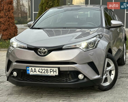 Сірий Тойота C-HR, об'ємом двигуна 1.2 л та пробігом 42 тис. км за 18950 $, фото 17 на Automoto.ua