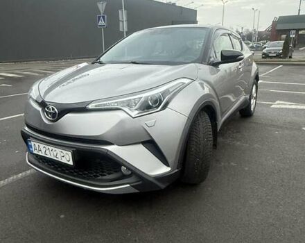 Серый Тойота C-HR, объемом двигателя 1.2 л и пробегом 180 тыс. км за 17500 $, фото 1 на Automoto.ua