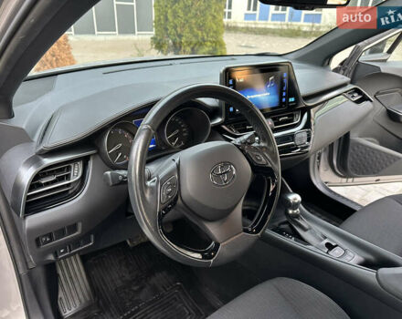 Сірий Тойота C-HR, об'ємом двигуна 1.2 л та пробігом 42 тис. км за 18950 $, фото 81 на Automoto.ua