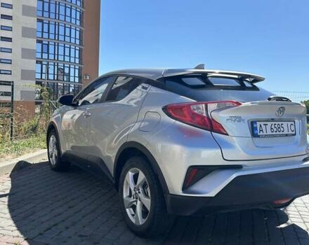 Серый Тойота C-HR, объемом двигателя 1.2 л и пробегом 126 тыс. км за 17999 $, фото 3 на Automoto.ua