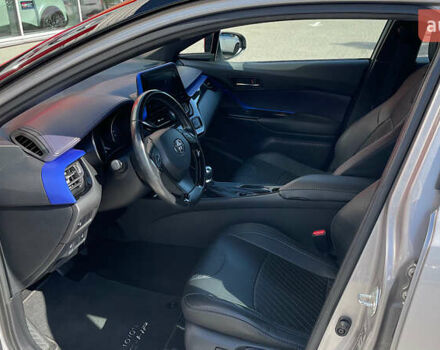 Серый Тойота C-HR, объемом двигателя 1.2 л и пробегом 92 тыс. км за 19116 $, фото 10 на Automoto.ua