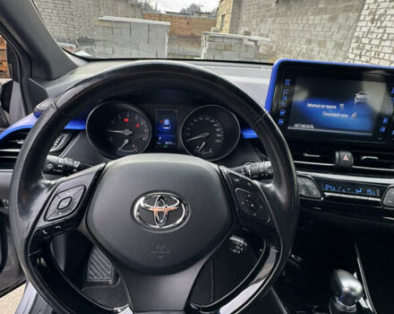 Серый Тойота C-HR, объемом двигателя 1.2 л и пробегом 82 тыс. км за 21800 $, фото 12 на Automoto.ua
