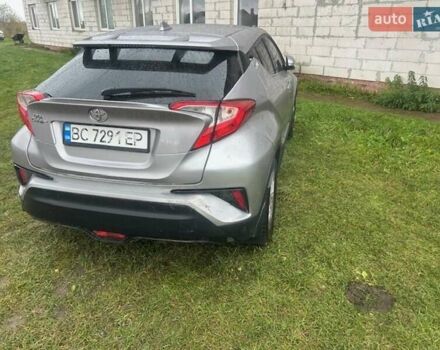 Серый Тойота C-HR, объемом двигателя 1.2 л и пробегом 137 тыс. км за 17500 $, фото 2 на Automoto.ua