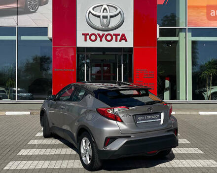 Серый Тойота C-HR, объемом двигателя 1.2 л и пробегом 92 тыс. км за 19116 $, фото 1 на Automoto.ua