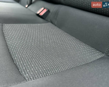 Сірий Тойота C-HR, об'ємом двигуна 1.2 л та пробігом 42 тис. км за 18950 $, фото 105 на Automoto.ua