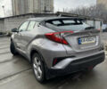 Серый Тойота C-HR, объемом двигателя 1.2 л и пробегом 82 тыс. км за 21800 $, фото 1 на Automoto.ua