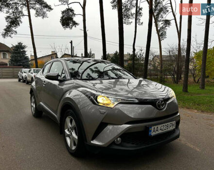 Сірий Тойота C-HR, об'ємом двигуна 1.2 л та пробігом 42 тис. км за 20000 $, фото 1 на Automoto.ua