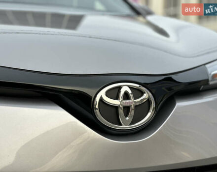 Сірий Тойота C-HR, об'ємом двигуна 1.2 л та пробігом 42 тис. км за 18950 $, фото 27 на Automoto.ua