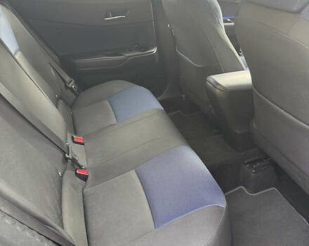 Серый Тойота C-HR, объемом двигателя 1.2 л и пробегом 82 тыс. км за 21800 $, фото 4 на Automoto.ua