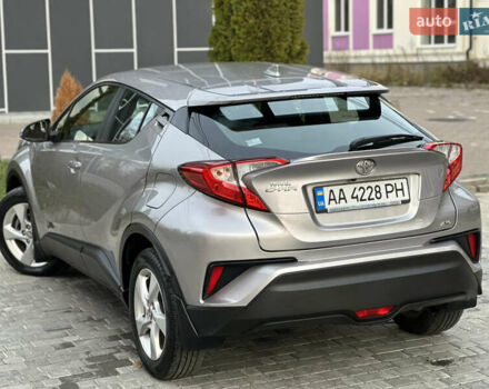 Сірий Тойота C-HR, об'ємом двигуна 1.2 л та пробігом 42 тис. км за 18950 $, фото 74 на Automoto.ua