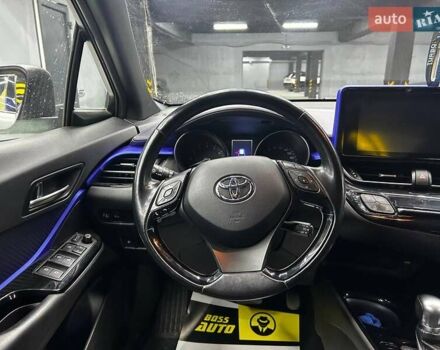 Серый Тойота C-HR, объемом двигателя 1.2 л и пробегом 41 тыс. км за 23000 $, фото 10 на Automoto.ua