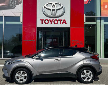 Серый Тойота C-HR, объемом двигателя 1.2 л и пробегом 92 тыс. км за 19462 $, фото 2 на Automoto.ua