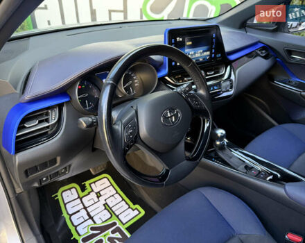 Сірий Тойота C-HR, об'ємом двигуна 1.2 л та пробігом 88 тис. км за 18000 $, фото 23 на Automoto.ua