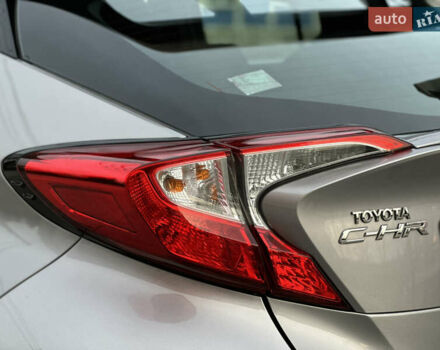 Сірий Тойота C-HR, об'ємом двигуна 1.2 л та пробігом 42 тис. км за 18950 $, фото 54 на Automoto.ua