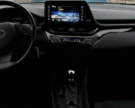 Сірий Тойота C-HR, об'ємом двигуна 1.2 л та пробігом 42 тис. км за 20000 $, фото 17 на Automoto.ua