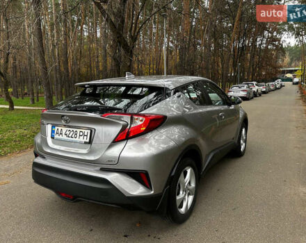 Сірий Тойота C-HR, об'ємом двигуна 1.2 л та пробігом 42 тис. км за 20000 $, фото 8 на Automoto.ua