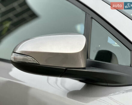 Сірий Тойота C-HR, об'ємом двигуна 1.2 л та пробігом 42 тис. км за 18950 $, фото 25 на Automoto.ua