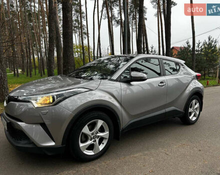 Сірий Тойота C-HR, об'ємом двигуна 1.2 л та пробігом 42 тис. км за 20000 $, фото 4 на Automoto.ua