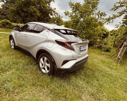 Сірий Тойота C-HR, об'ємом двигуна 1.2 л та пробігом 178 тис. км за 17500 $, фото 5 на Automoto.ua