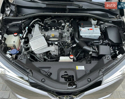 Сірий Тойота C-HR, об'ємом двигуна 1.2 л та пробігом 42 тис. км за 18950 $, фото 141 на Automoto.ua